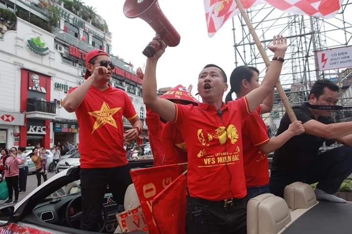 Việt Nam - UAE: Lịch sử tái hiện, triệu fan vỡ oà cùng giấc mơ World Cup - 54