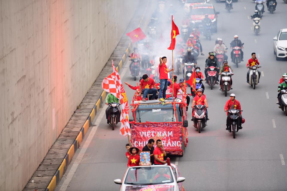 Việt Nam - UAE: Lịch sử tái hiện, triệu fan vỡ oà cùng giấc mơ World Cup - 47