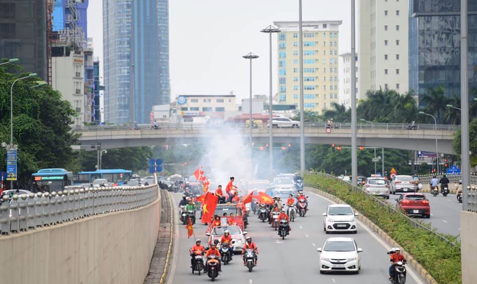 Việt Nam - UAE: Lịch sử tái hiện, triệu fan vỡ oà cùng giấc mơ World Cup - 48