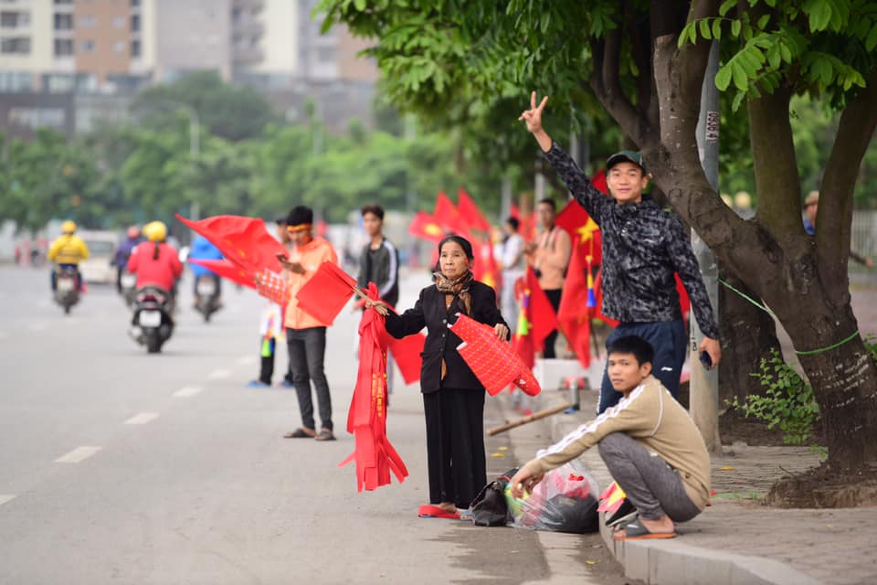 Việt Nam - UAE: Lịch sử tái hiện, triệu fan vỡ oà cùng giấc mơ World Cup - 43