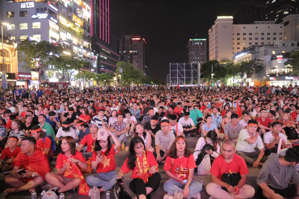 Việt Nam - UAE: Lịch sử tái hiện, triệu fan vỡ oà cùng giấc mơ World Cup - 13