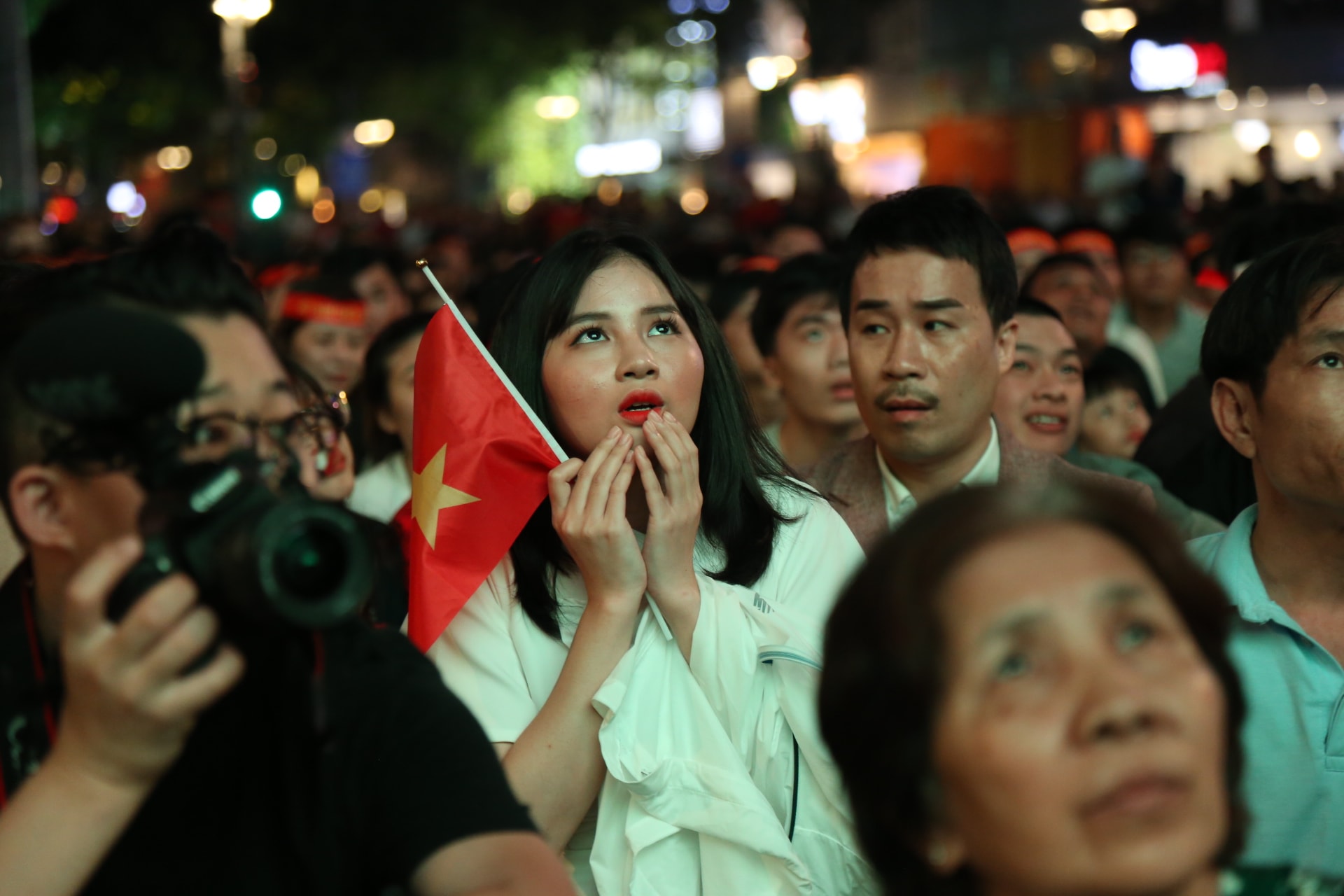 Việt Nam - UAE: Lịch sử tái hiện, triệu fan vỡ oà cùng giấc mơ World Cup - 11