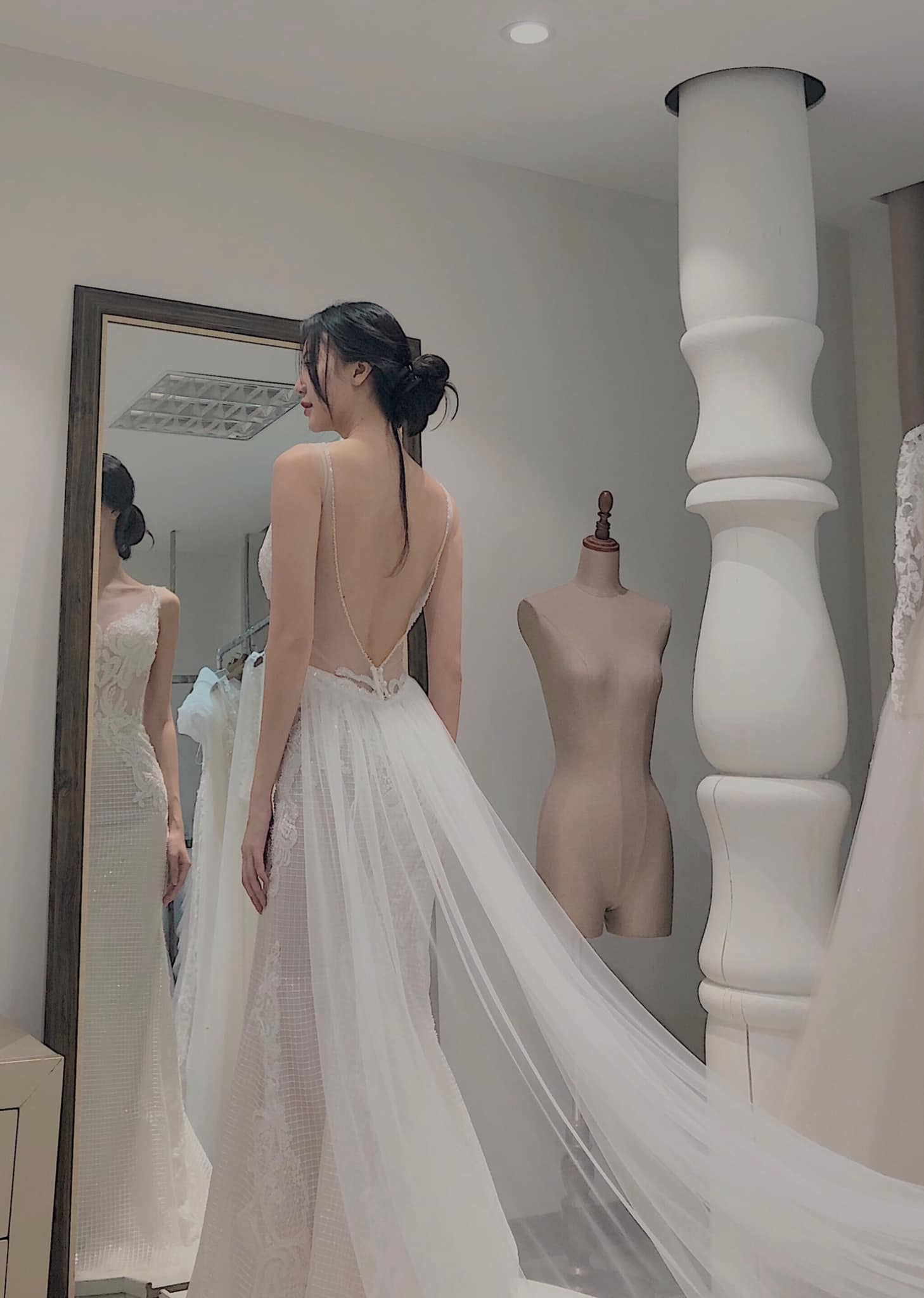 40+ mẫu Váy, Áo cưới đẹp nhất, sang trọng cho mùa cưới 2024 - Nicole Bridal