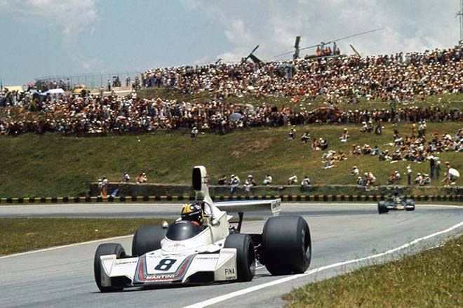 Carlos Pace và chiếc Martini Racing (trích ảnh internet)