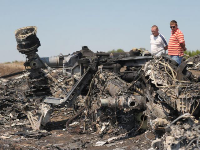 Thảm kịch máy bay MH17: Công bố cuộc điện đàm giữa quan chức Nga và nghi phạm?