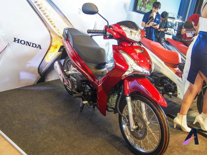 Wave 125i có giá cực chát khi nhập về Việt Nam.