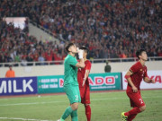 Bóng đá - &quot;Người nhện&quot; Văn Lâm trổ tài, ĐT Việt Nam thở phào: Sao Thái Lan sút penalty thảm họa