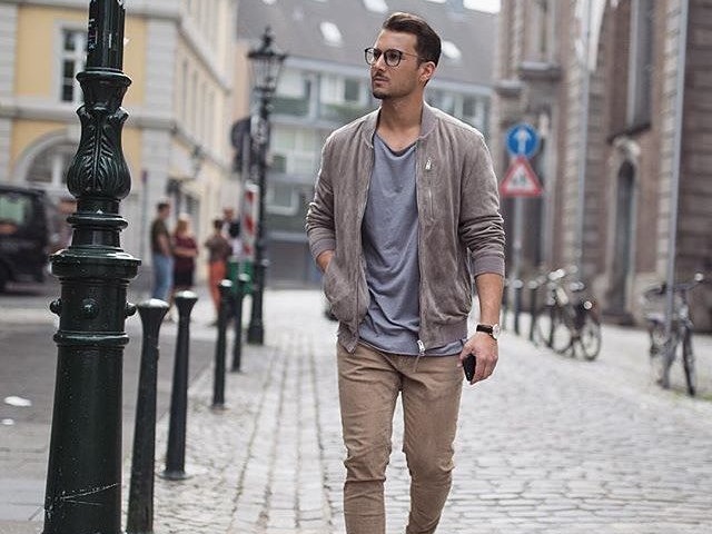 Bí quyết giúp nam giới mặc cardigan không bị nữ tính