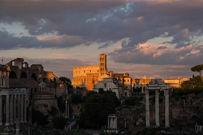 Colosseo dưới nắng chiều