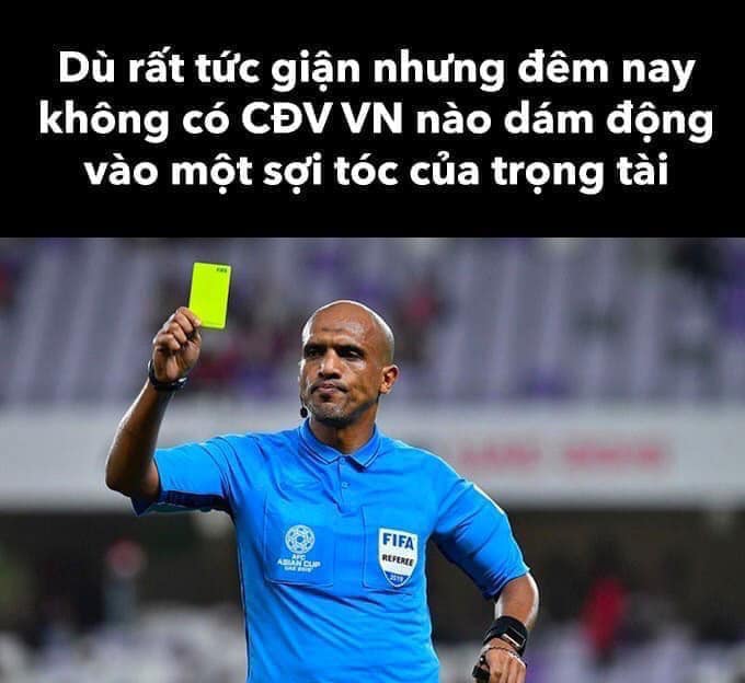Đây là hình ảnh được sao Việt chia sẻ trên trang cá nhân về trọng tài người Oman