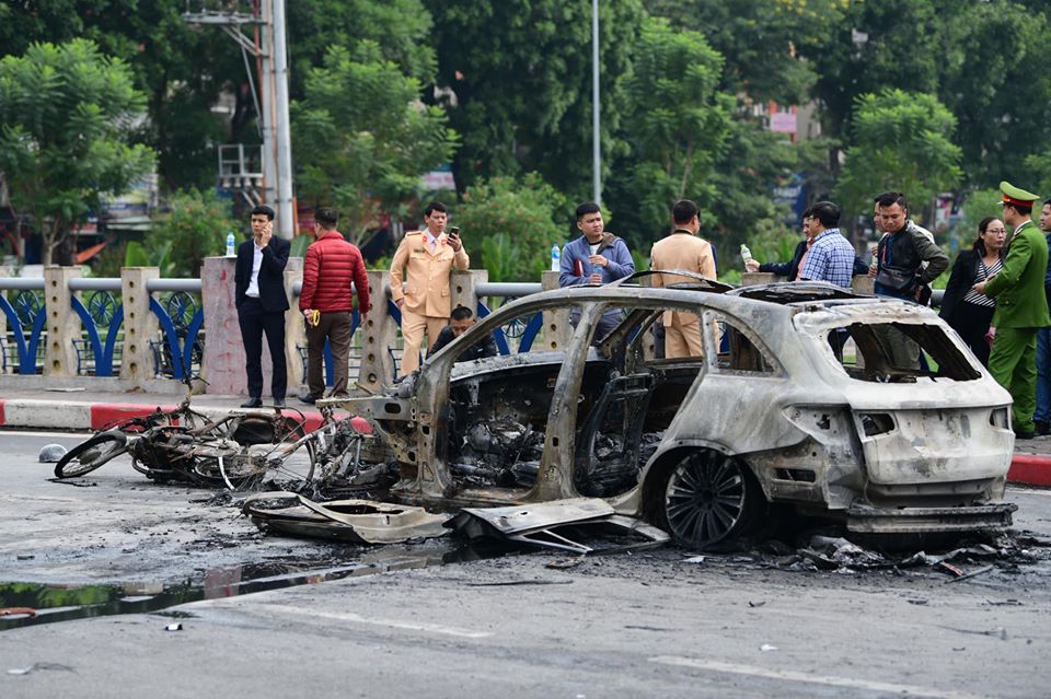 HIện trường xảy ra vụ tai nạn giao thông ngã tư Lê Văn Lương-Nguyễn Ngọc Vũ.