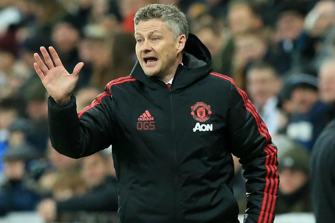 Solskjaer như "ngồi trên lửa" bởi Pochettino đang lọt vào tầm ngắm của MU