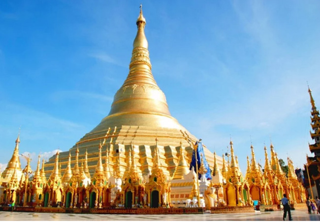 Chùa Shwedagon, Maynmar: Chùa Shwedagon là ngôi chùa Phật giáo lớn nhất, linh thiêng nhất ở Maynmar. Nó cao 99 m, được phủ vàng và gắn hơn 7.000 viên đá quý.