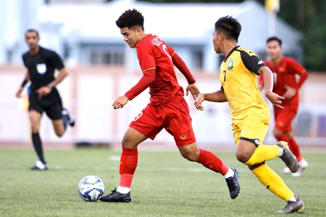 U22 Việt Nam khởi đầu ấn tượng SEA Games: Đức Chinh được &#34;đàn anh&#34; khen ngợi - 2