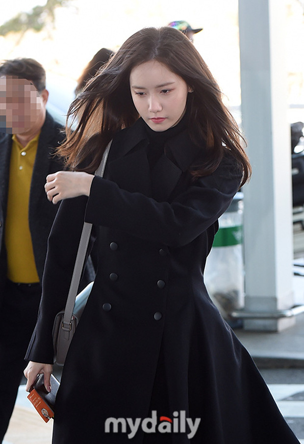 YoonA đượm buồn khi có mặt ở sân bay Incheon