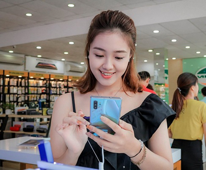 Top smartphone tốt nhất do người tiêu dùng bình chọn năm 2019 - 2