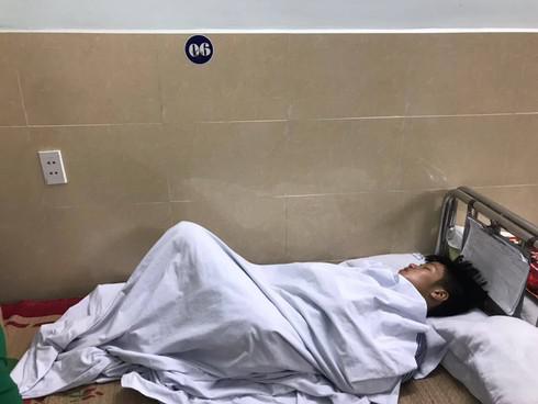 Em Hoàng Công Khanh đang điều trị tại Bệnh viện Việt Tiệp