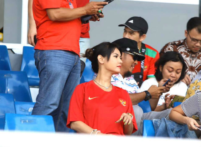 Cực nóng bên lề SEA Games: U22 VN bất ngờ vì SAO siêu VIP, Maria Ozawa gây xôn xao - 3