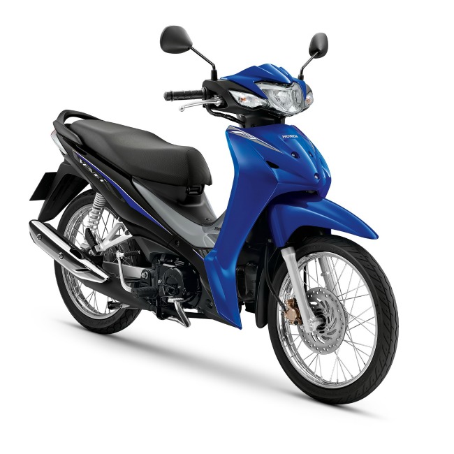 Honda Wave 110i mới bản màu xanh đậm đen. Xe tiếp tục được phân phối ở Thái Lan với hai phiên bản vành nan và vành đúc.