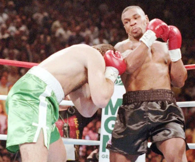 Mike Tyson vẫn luôn là tượng đài quyền Anh thế giới