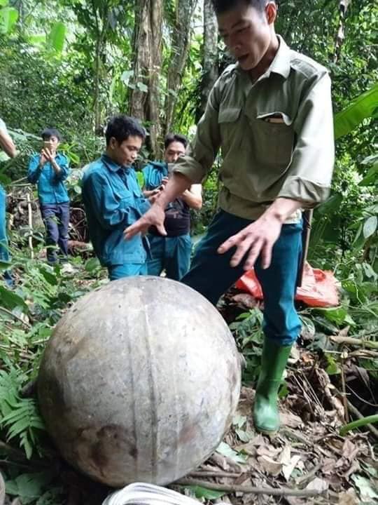 &nbsp;Vật thể lạ được người dân phát hiện tại khu rừng đặc dụng thuộc xã Năng Khả (Na Hang, Tuyên Quang)