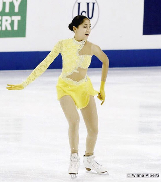 Cô từng đứng hạng thứ 18 khi tham dự giải vô địch trượt băng thế giới trẻ năm 2013.
