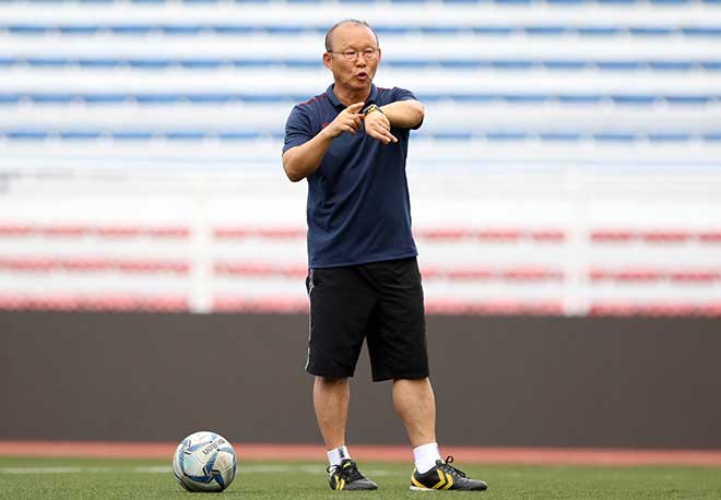 Ông thầy người Hàn Quốc yêu cầu ban tổ chức sân Rizal Memorial can thiệp để U22 Lào không theo dõi buổi tập của U22 Việt Nam