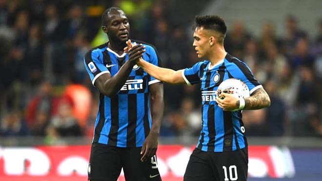 Lautaro Martinez phối hợp ăn ý cùng Lukaku trên hàng công Inter