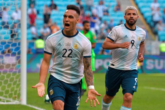 Martinez tỏa sáng trong màu áo ĐT Argentina