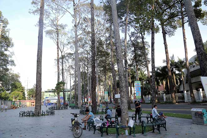 Năm 2017, UBND quận 5, TP.HCM cho bê tông hóa Công viên Văn Lang để làm quảng trường, sân khấu nhạc nước. Sau khi đưa vào hoạt động, nơi &nbsp;đây đã thành điểm sinh hoạt văn hóa thu hút đông đảo người dân đến tập thể dục, vui chơi, giải trí…