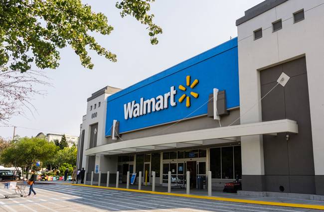 Ba người trong số 4 người con của người sáng lập Walmart Sam Walton là&nbsp;Rob Walton,&nbsp;Alice Walton,&nbsp;James Walton đồng sở hữu Walton Enterprises - cổ đông lớn nhất của công ty.