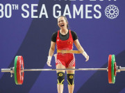 Thể thao - Tấm HCV SEA Games nghẹn ngào trong nước mắt của Vương Thị Huyền cử tạ