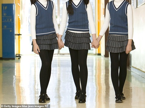 Học sinh nam được phép mặc váy đến lớp #misshongofficial | TikTok