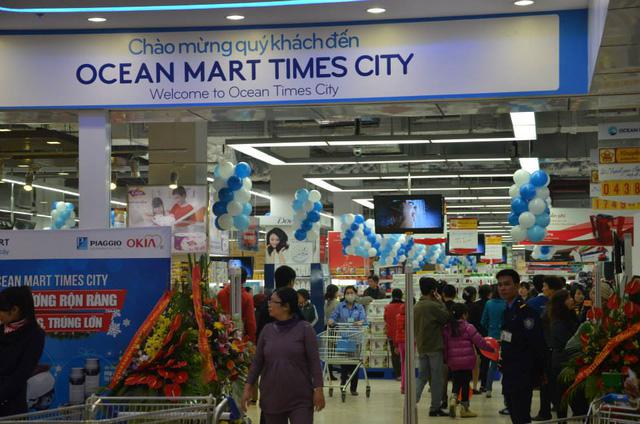 Vingroup mua lại 70% cổ phần công ty Ocean Retail và đổi tên thành công ty CP Siêu thị VinMart.