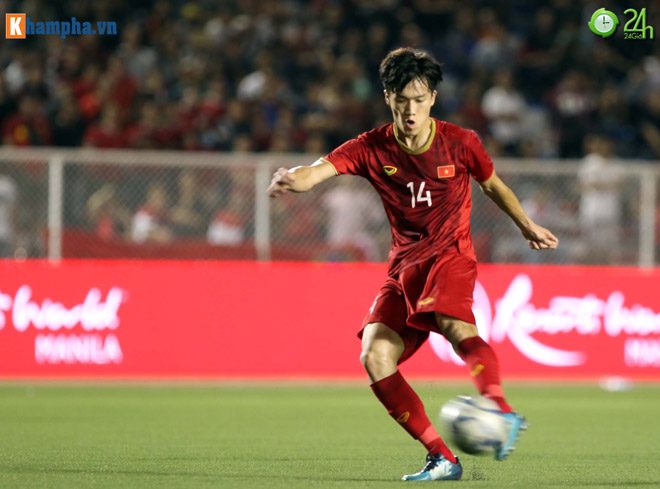 Hoàng Đức sút xa lập siêu phẩm giúp U22 Việt Nam lội ngược dòng thắng U22 Indonesia 2-1