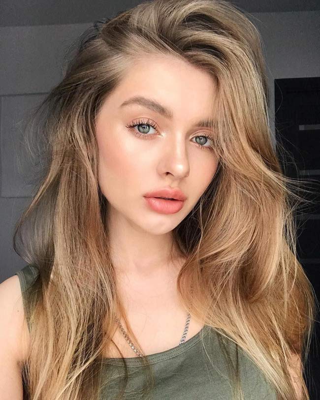 Snezhana Yanchenko (23 tuổi) hiện là một trong những người mẫu được chú ý tại Nga. Không chỉ có gương mặt xinh đẹp, 9X còn sở hữu thân hình quyến rũ.