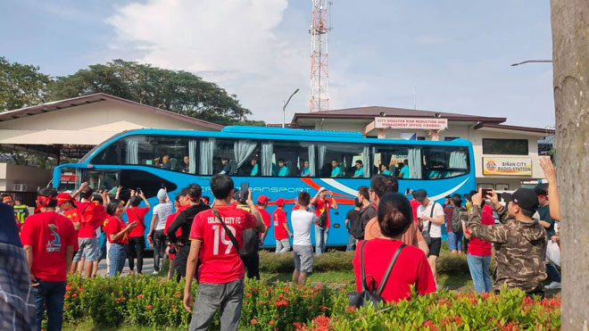 Trực tiếp không khí nóng U22 Việt Nam - U22 Thái Lan: CĐV phủ đỏ khán đài - 5