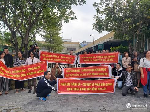 Nhiều chủ sở hữu bức xúc đến tận trụ sở của Công ty Thành Đô ở Hà Nội để đòi quyền lợi vào cuối tháng 11 vừa qua.
