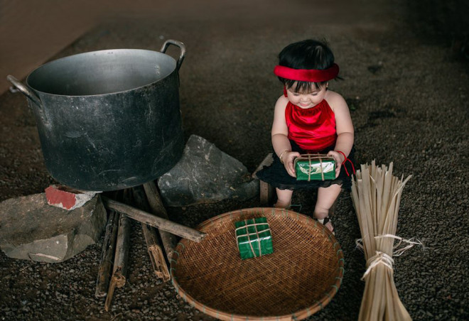 Bộ ảnh cô Tấm nhí nhóm củi, luộc bánh chưng khiến cư dân mạng bồi hồi: Tết sắp về thật rồi! - 5