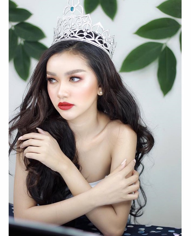 Cô là một trong những đối thủ tại Miss Universe 2019 của Hoàng Thùy.&nbsp;