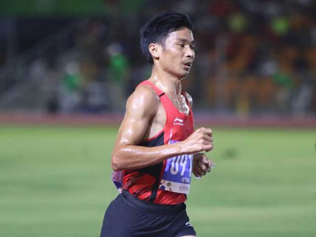 Văn Lai trong cuộc đua 10.000m nam