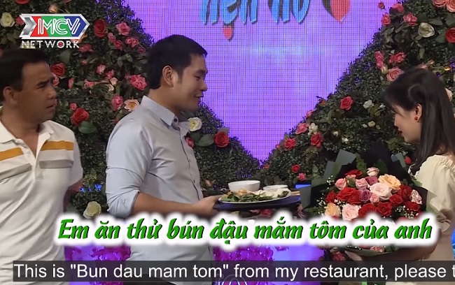 Chàng trai mang bún đậu mắm tôm tỏ tình, cô gái &#34;chưa yêu ai&#34; đổ nghiêng ngả - 2