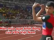 Bạn trẻ - Cuộc sống - Clip: VĐV điền kinh với màn &quot;múa quạt&quot; trước khi thi gây bão