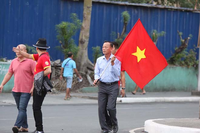 Trực tiếp không khí U22 Việt Nam tranh vàng SEA Games: Fan Việt &#34;nhuộm đỏ&#34; Rizal Memorial - 2