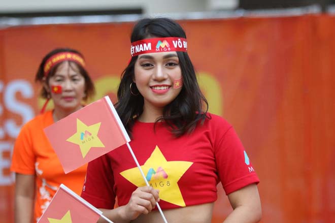 Trực tiếp không khí U22 Việt Nam tranh vàng SEA Games: Fan Việt &#34;nhuộm đỏ&#34; Rizal Memorial - 8