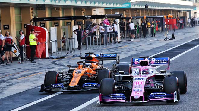 Pha va chạm hy hữu trong pit-lane giữa Stroll và Sainz