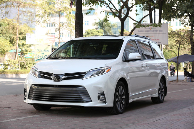 Toyota Sienna Limited 2019 cập bến Việt Nam, giá bán 4,5 tỷ đồng - 1