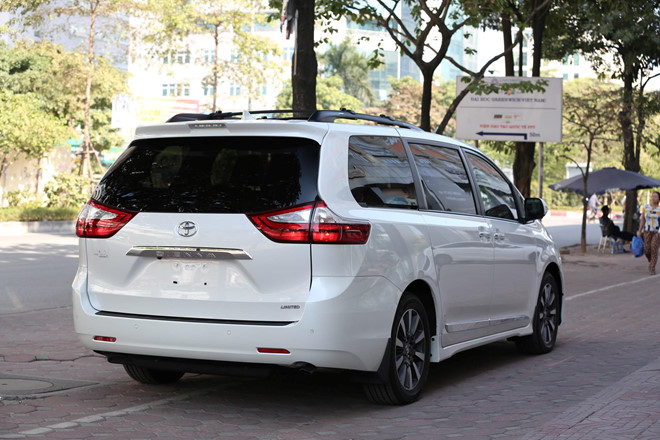 Toyota Sienna Limited 2019 cập bến Việt Nam, giá bán 4,5 tỷ đồng - 2