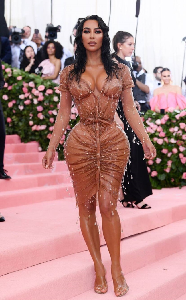 Nhắc đến những bộ váy gợi cảm nhất năm 2019 không thể không nhắc đến bộ trang phục Kim Kardashian diện tại Met Gala 2019.