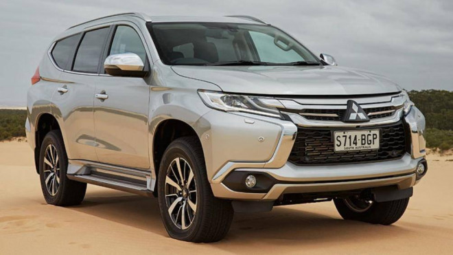 Doanh số Mitsubishi Pajero Sport có đang cải thiện đôi chút song vẫn bị các đối thủ như Toyota Fortuner hay Ford Everest bỏ xa